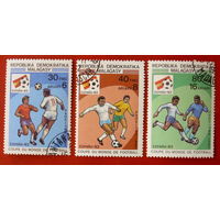 Мадагаскар. Футбол. ( 3 марки ) 1982 года.