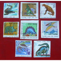 Вьетнам. Динозавры. Животные. Фауна. ( 8 марок ) 1979 года.