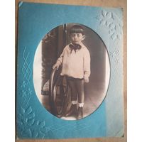 Фото мальчика. Тамбов. 1939 г. 23.5х29.5 см. Со старинным паспарту 31х39 см.