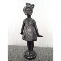 Девочка с палкой, з-д. Монументскульптура Ленинград 1962г автор Бельский