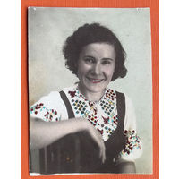 Фото девушки. 1930-е. 5х7 см.