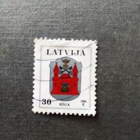 Марка Латвия 1994 год Герб