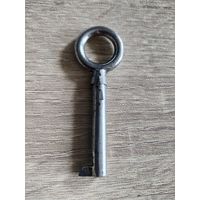 Старинный красивый ключ-2