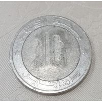 Алжир. 10 динаров 1999
