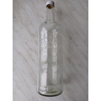 Трехлитровая стеклянная бутыль из-под водки Smirnoff