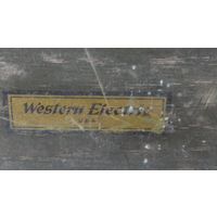 Выносной телефонный блок сигнала вызова (удлинитель) фирмы Western Electric, США, 40-е годы ХХ века. В реставрацию.