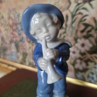 Фарфоровая статуэтка из ГДР, фигурка мальчика с флейтой