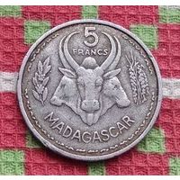Мадагаскар 5 франков 1953 года. Французская колония.