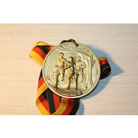Спортивная, металлическая медаль, 1982 год, Германия, диаметр 6.7 см.