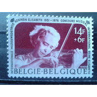 Бельгия 1976 Королева Элизабет играет на скрипке**